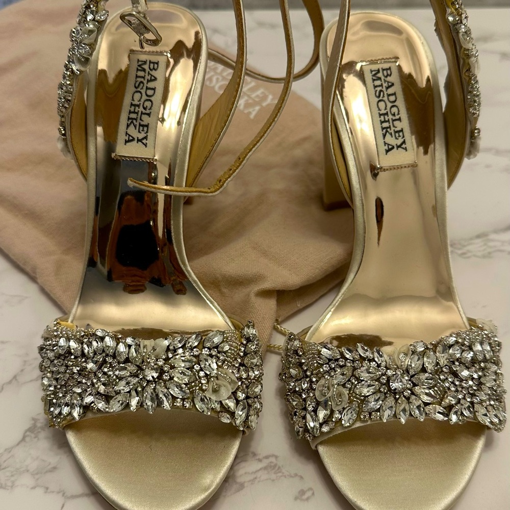 Special occasions heels size 6
